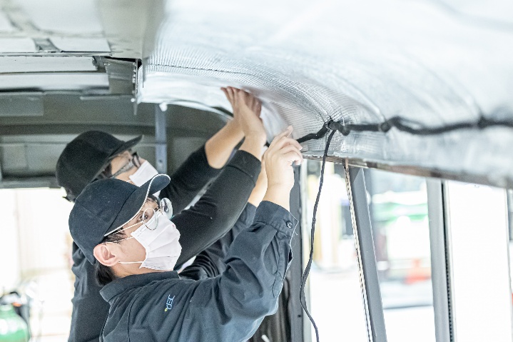 技師進駐車廠執行產線支援